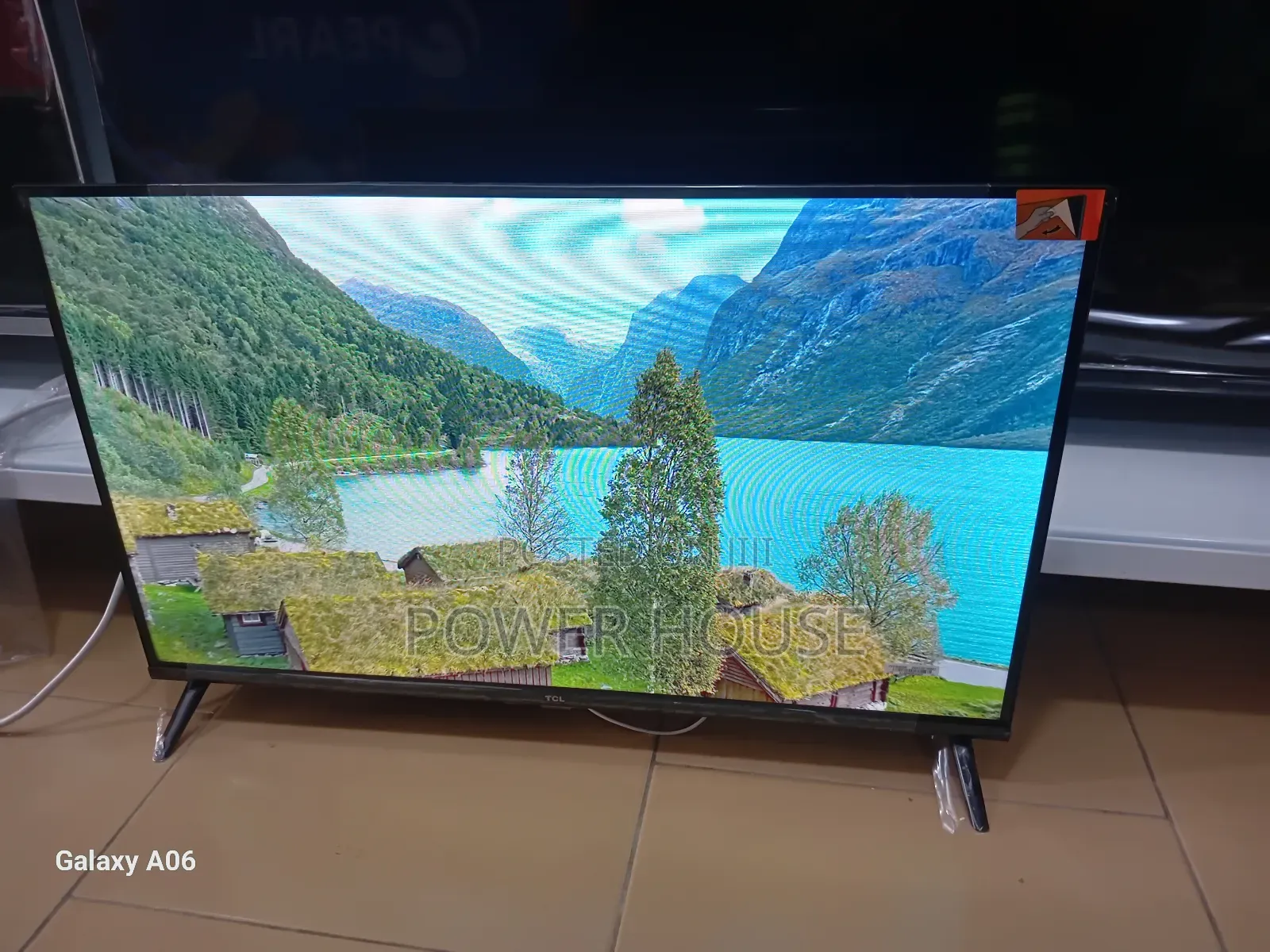 TCL 32" Tv – High Brightness Panel