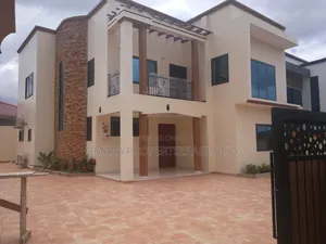 4bdrm House in Estate 1, Takoradi for sale