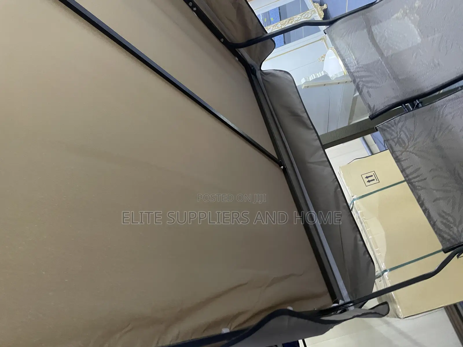 Summer Hut ( 4 Seater)