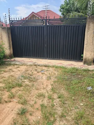 4bdrm Maisonette in Achiaman, Amasaman for sale