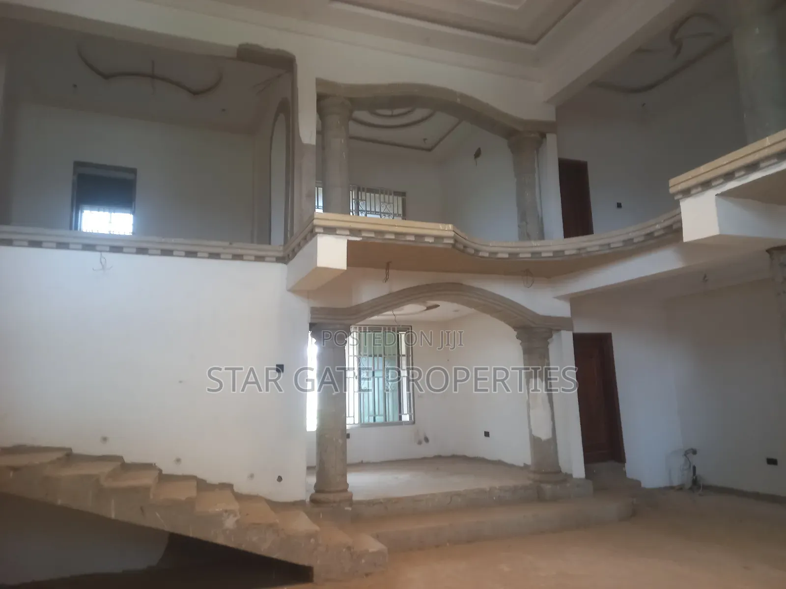 9bdrm House in Tanoso/ Sofoline, Kumasi Metropolitan for sale