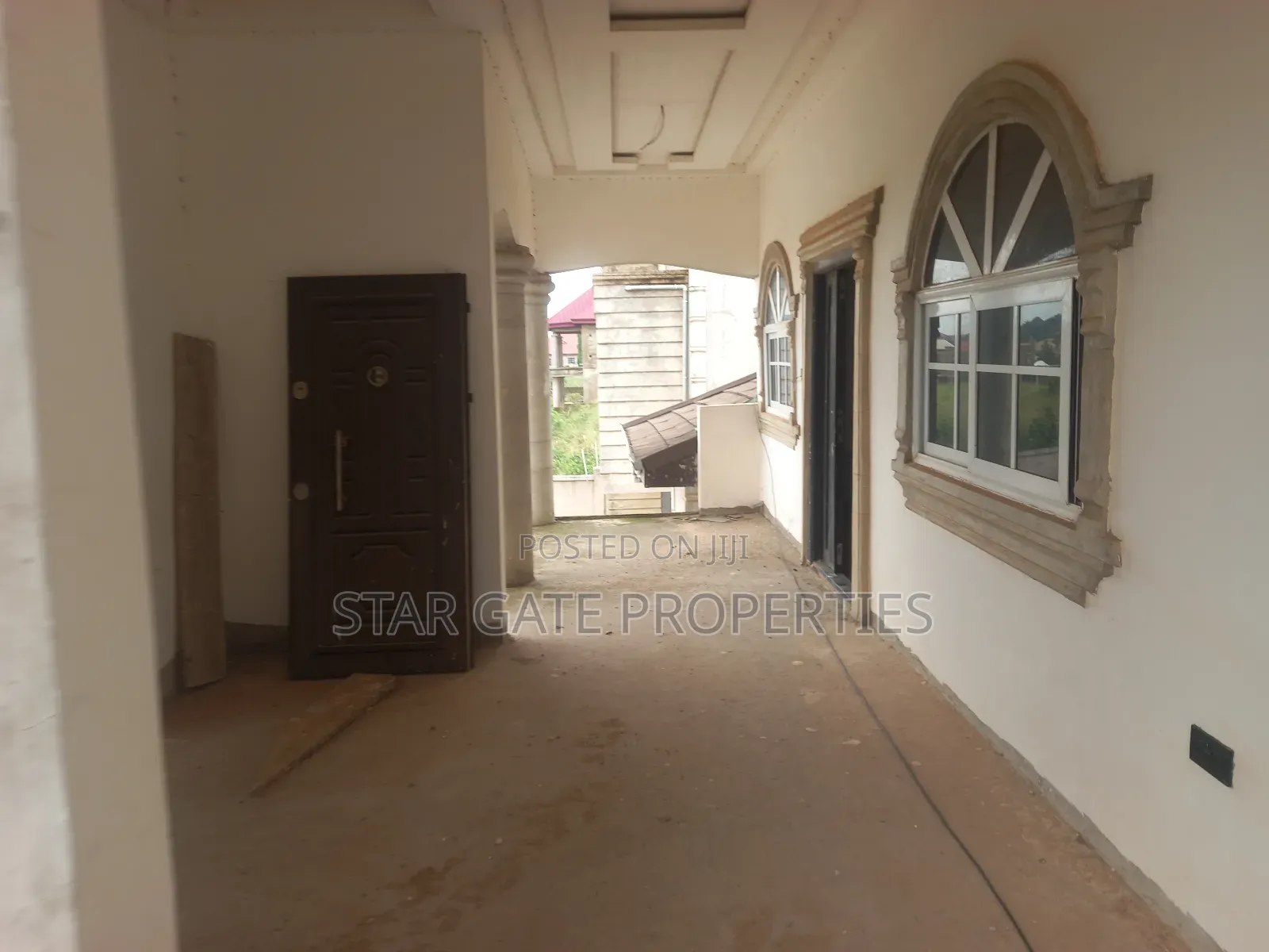 9bdrm House in Tanoso/ Sofoline, Kumasi Metropolitan for sale