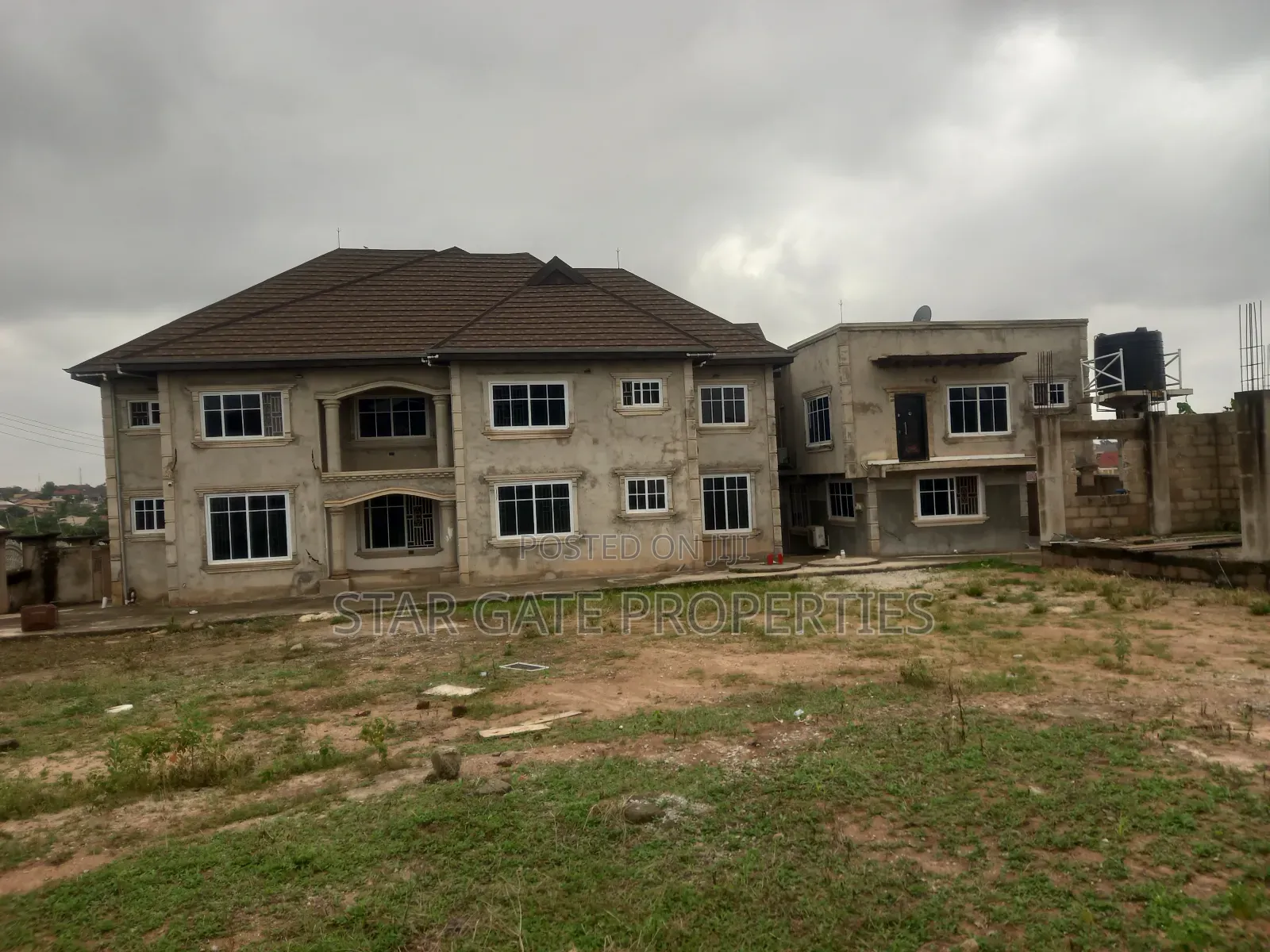 9bdrm House in Tanoso/ Sofoline, Kumasi Metropolitan for sale