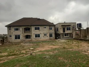 9bdrm House in Tanoso/ Sofoline, Kumasi Metropolitan for sale