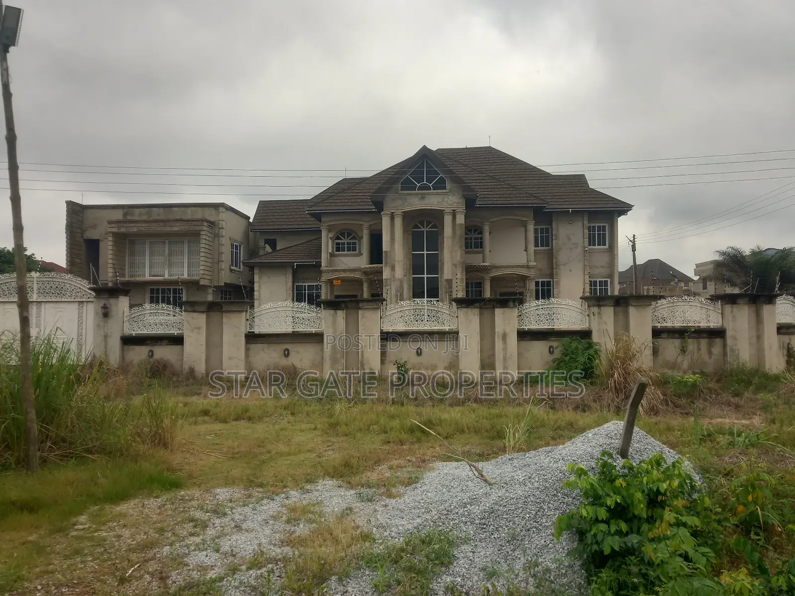 9bdrm House in Tanoso/ Sofoline, Kumasi Metropolitan for sale