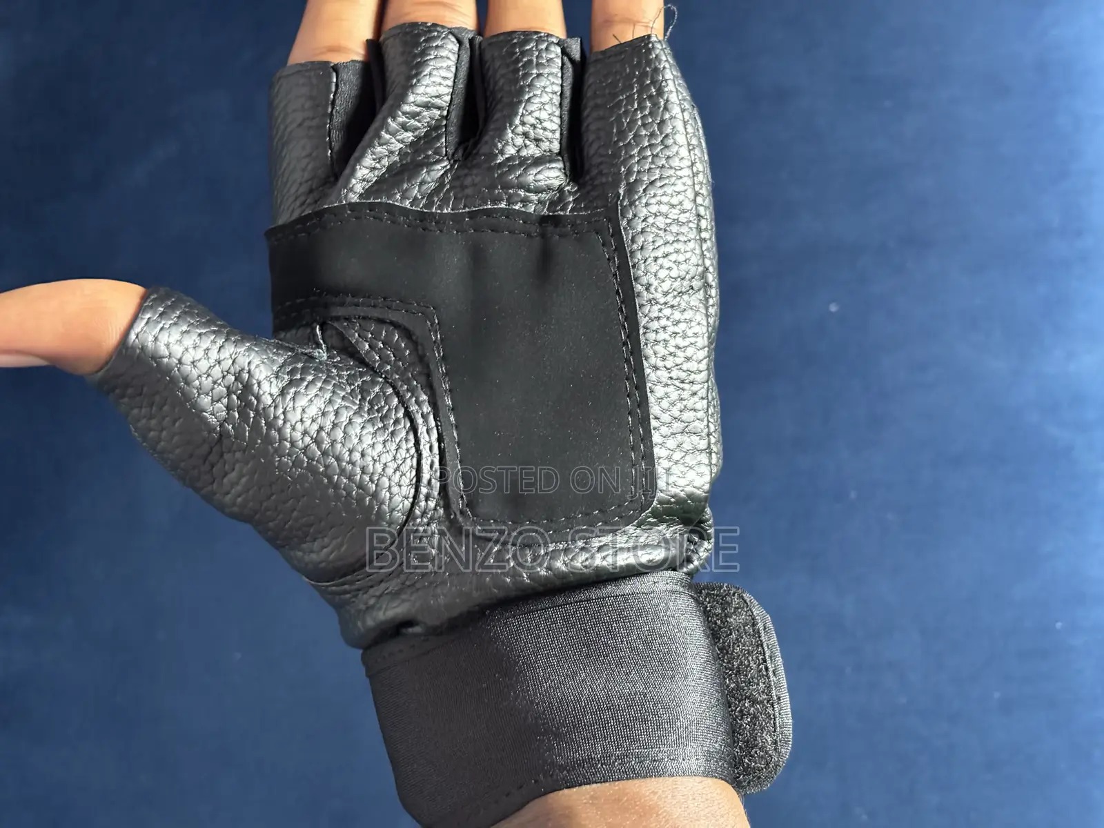 Quality Leather Hand Gloves Available For Gym And Riding