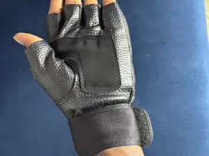 Quality Leather Hand Gloves Available For Gym, And Riding