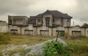 9bdrm House in Star Gate Properties, Kumasi Metropolitan for sale