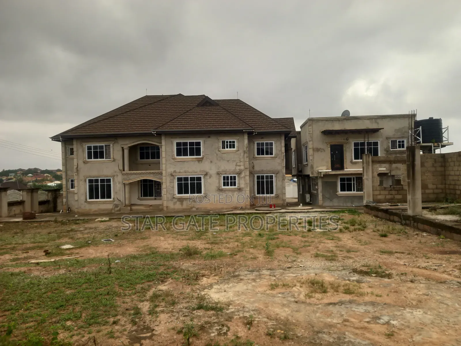 9bdrm House in Star Gate Properties, Kumasi Metropolitan for sale