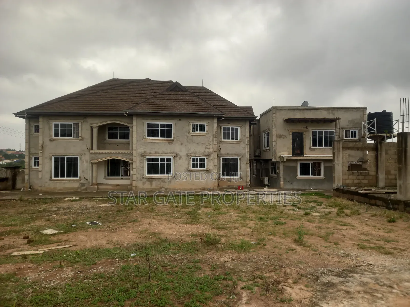 9bdrm House in Star Gate Properties, Kumasi Metropolitan for sale