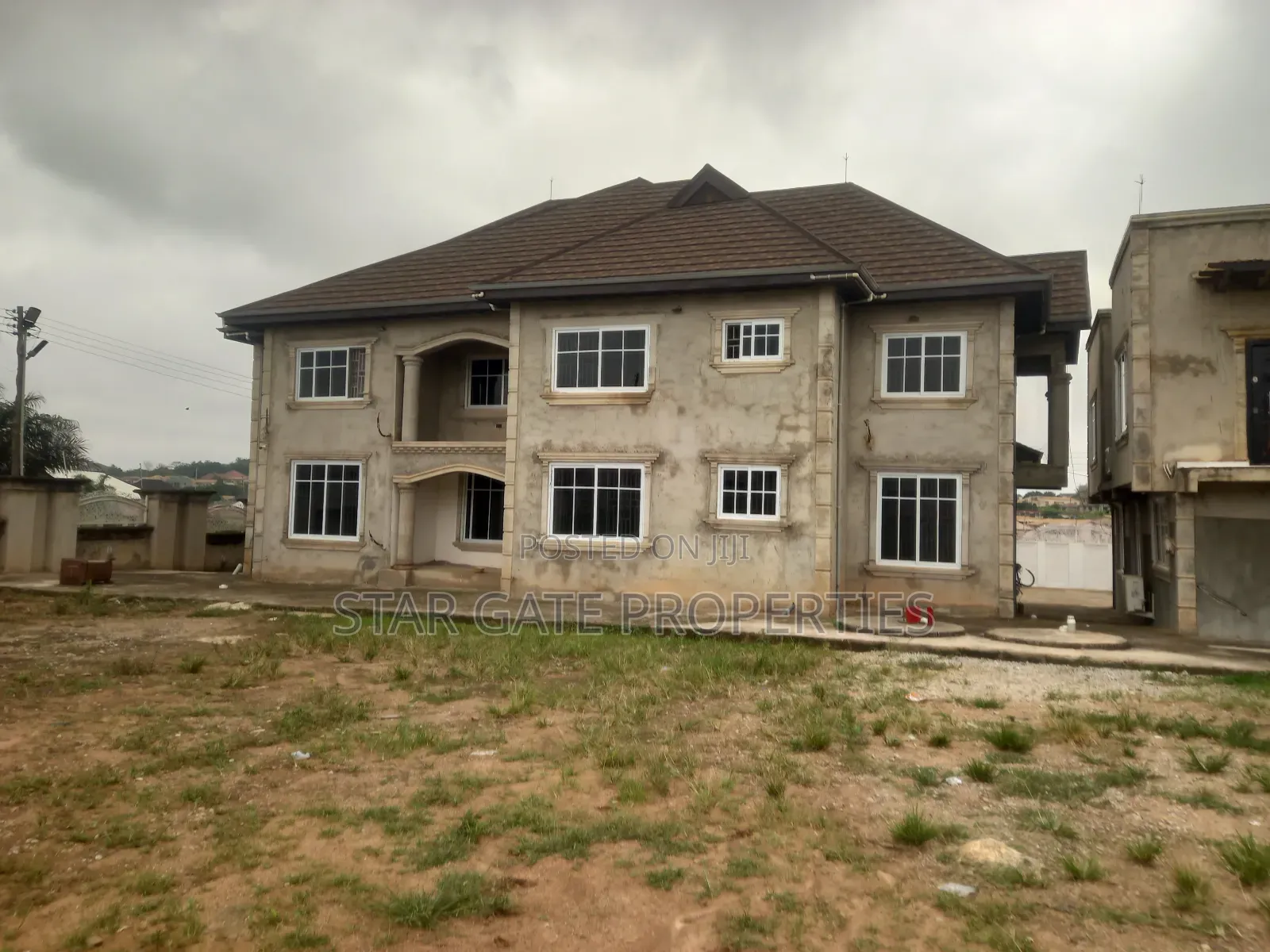 9bdrm House in Star Gate Properties, Kumasi Metropolitan for sale
