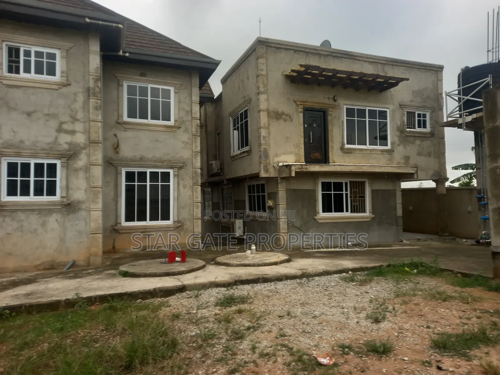 9bdrm House in Star Gate Properties, Kumasi Metropolitan for sale