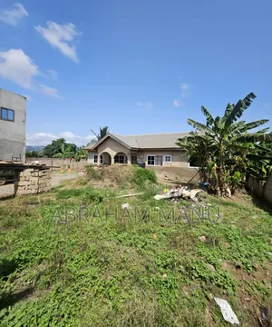 7bdrm House in Ga West Municipal for sale