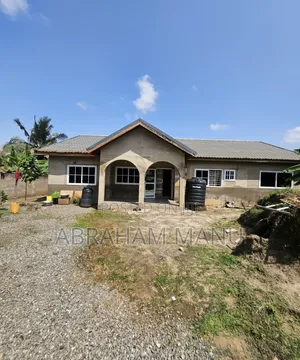 7bdrm House in Ga West Municipal for sale