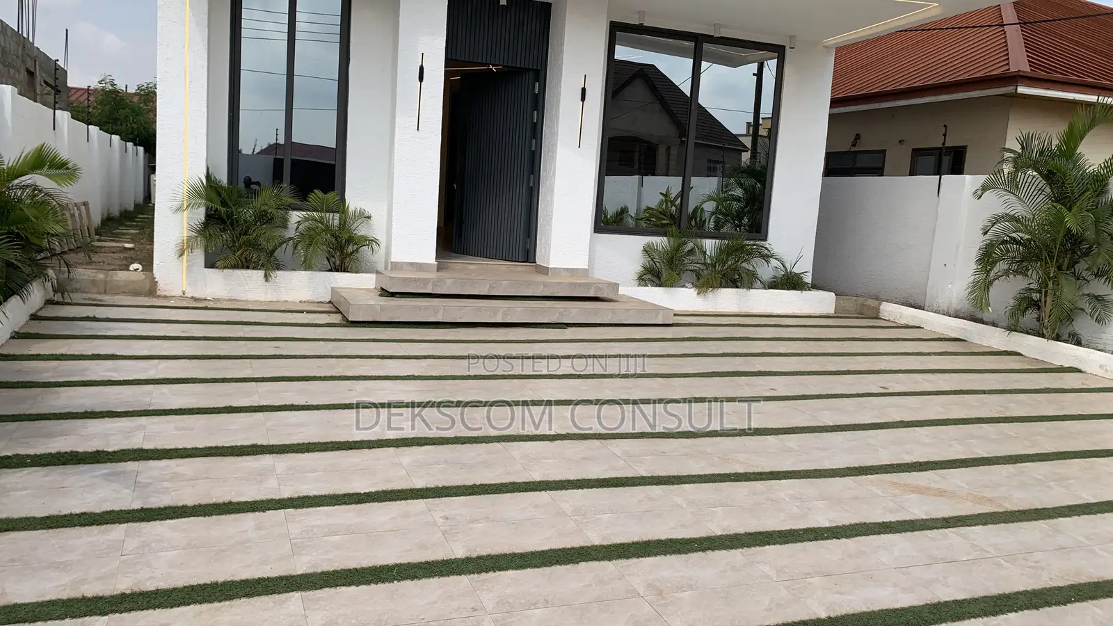 3bdrm House in Adjiriganor for sale