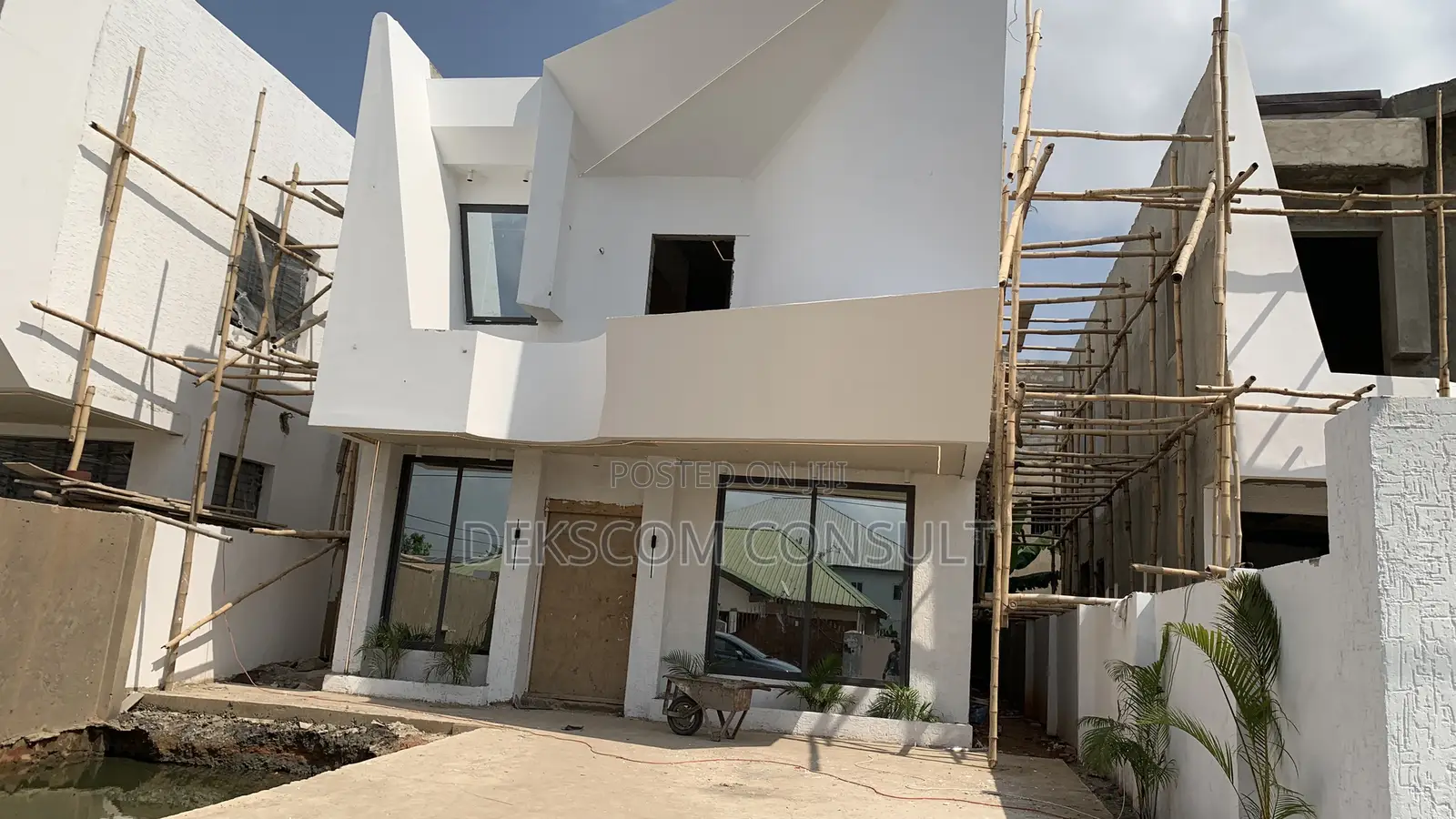 3bdrm House in Adjiriganor for sale