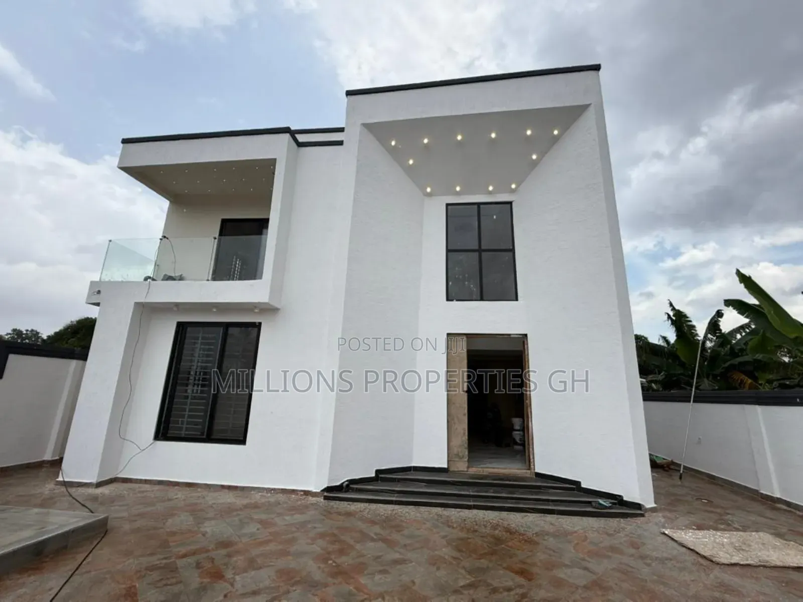 5bdrm House in Millions Properties, SSNIT Flats for sale