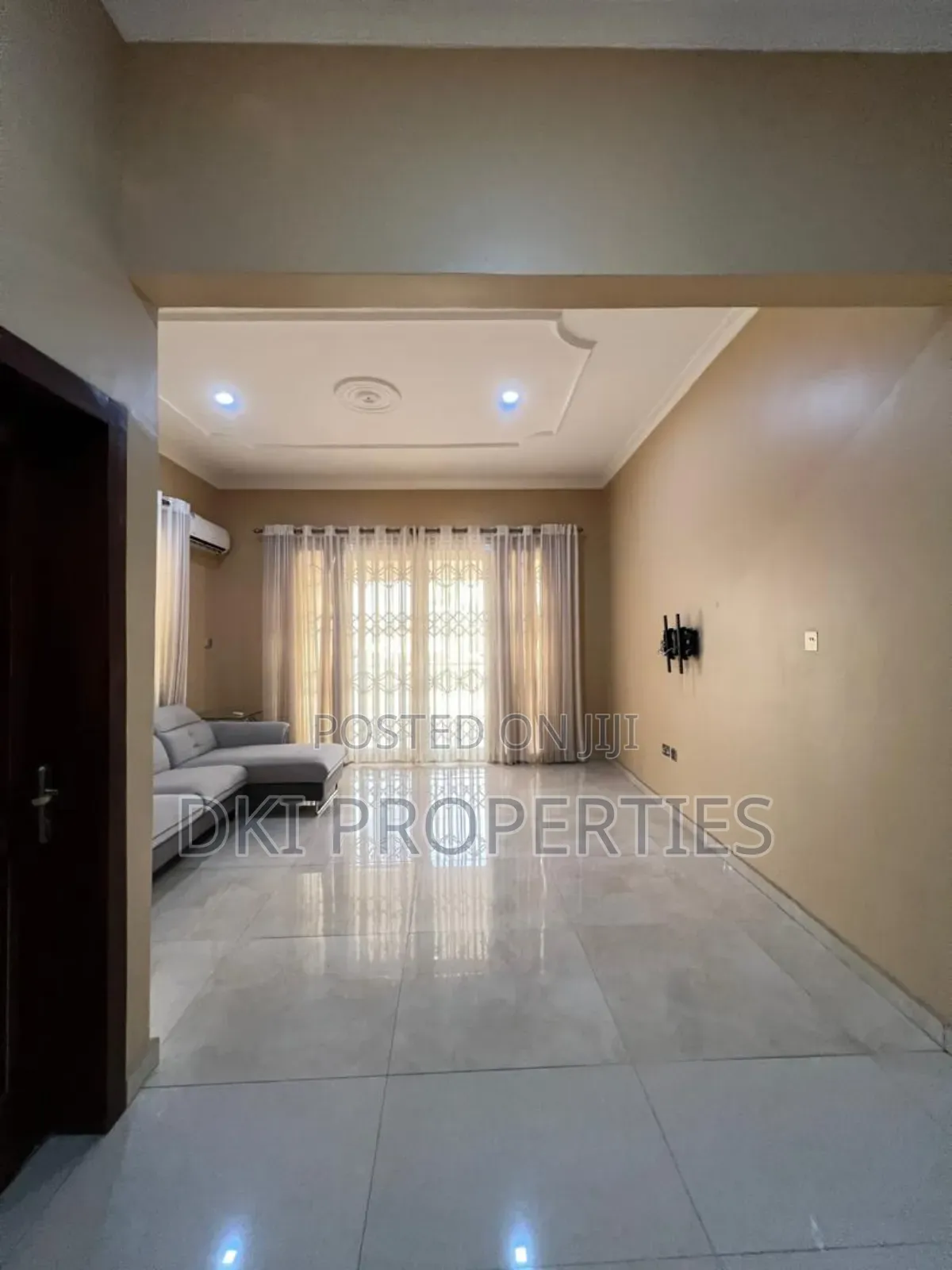 5bdrm House in Dki Properties, Community 25 for sale