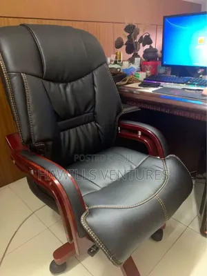Quality Leather Ligt Chair