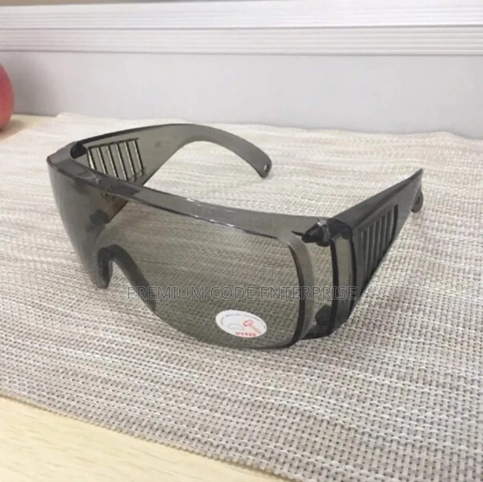 Safety Goggles– Dustproof Workshop Eyewear & Eye Protector, Clear