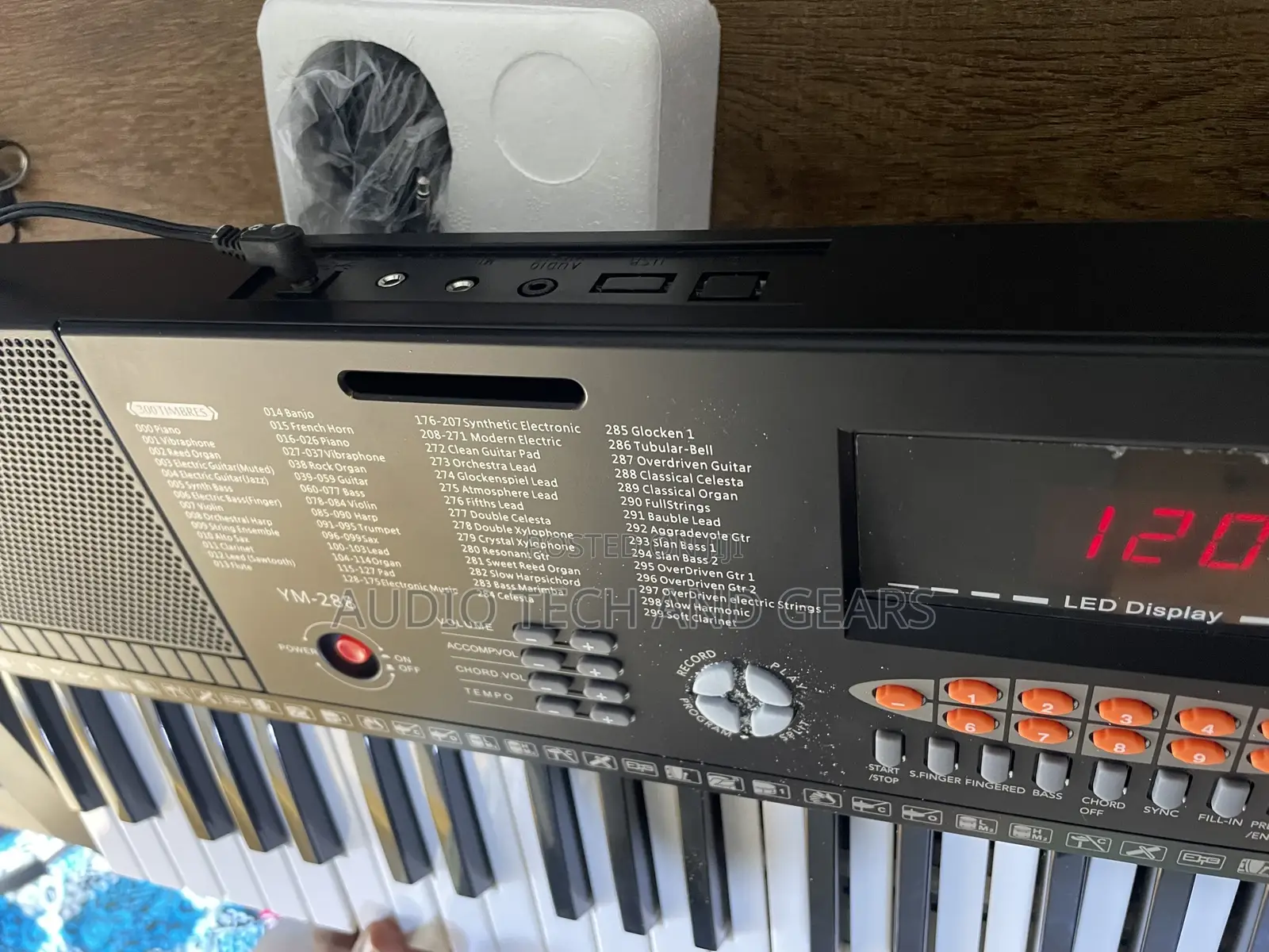 Yongmei Ym-288 61 Keys Keyboard