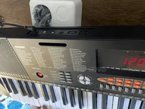 Yongmei Ym-288 61 Keys Keyboard