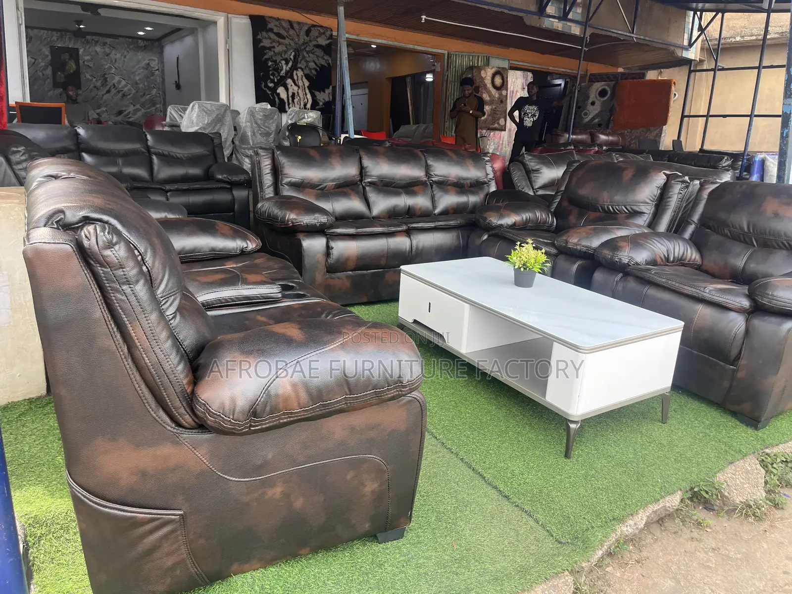 Quality Leather Sofas in Stock at Wholesale Deals