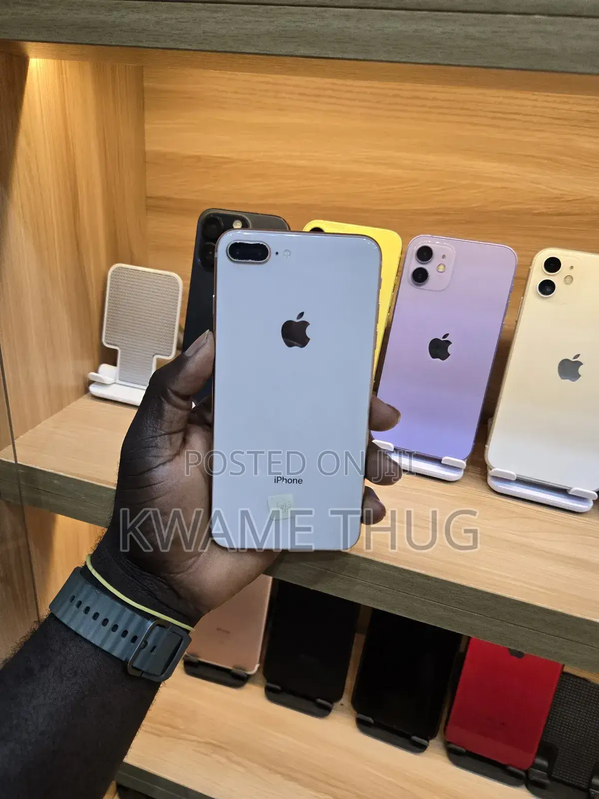 New Apple iPhone 8 Plus 64 GB Gold