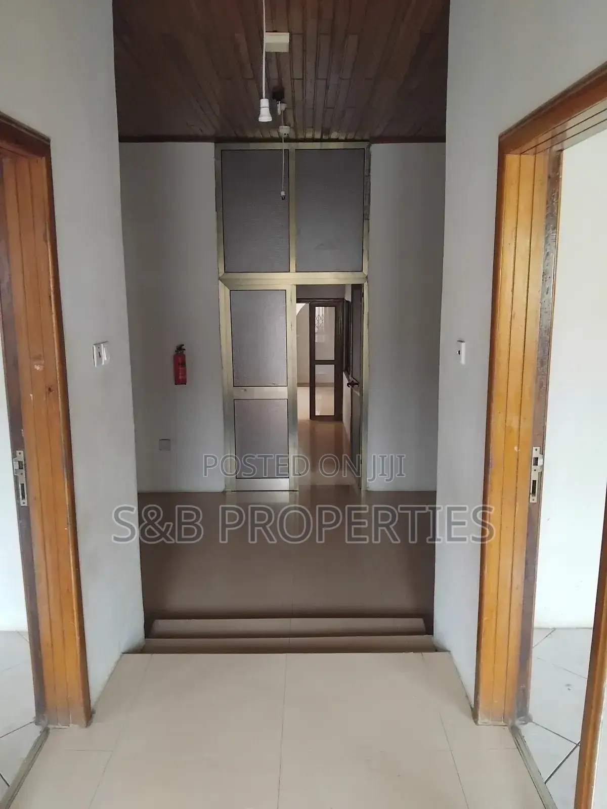 4bdrm Apartment in Ashomang Estate for rent