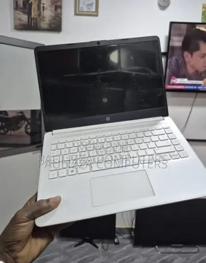 Laptop HP 14-dq1088wm 8GB Intel Core i5 SSD 256GB