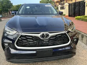 Toyota Highlander XLE 2022 Black