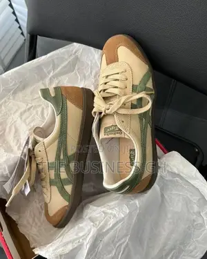 Onitsuka Tiger Tokuten Beige/Green Sneakers