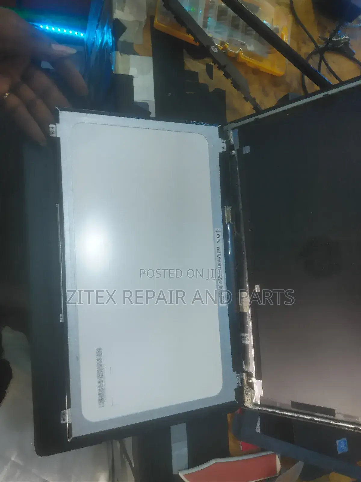 Laptop Screen Fixing