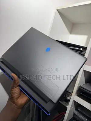 New Laptop Alienware M17x R2 16GB Intel Core i7 SSD 1T