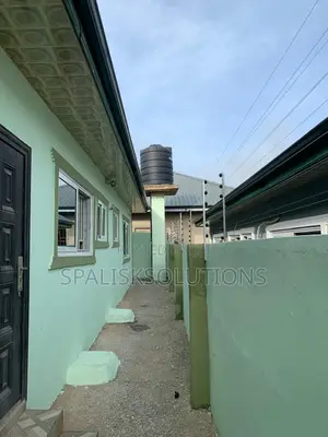 4bdrm House in Pokuase for sale