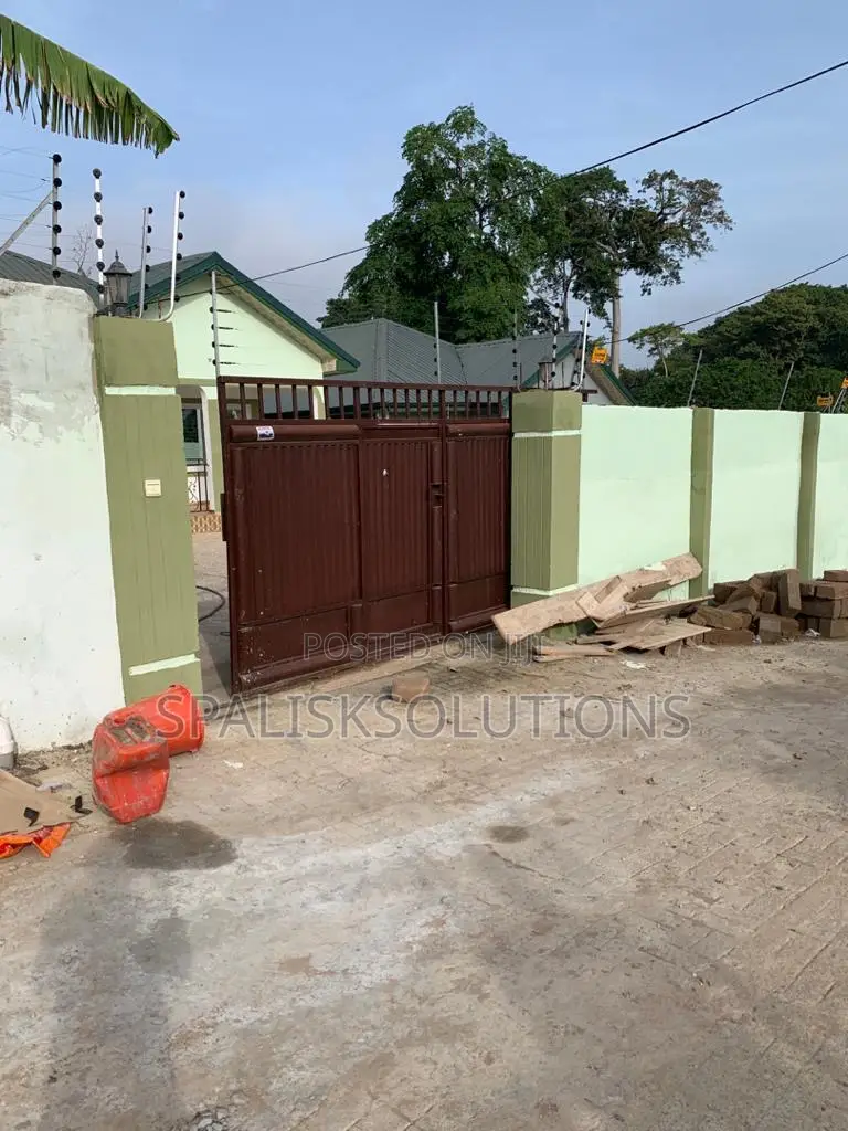 4bdrm House in Pokuase for sale