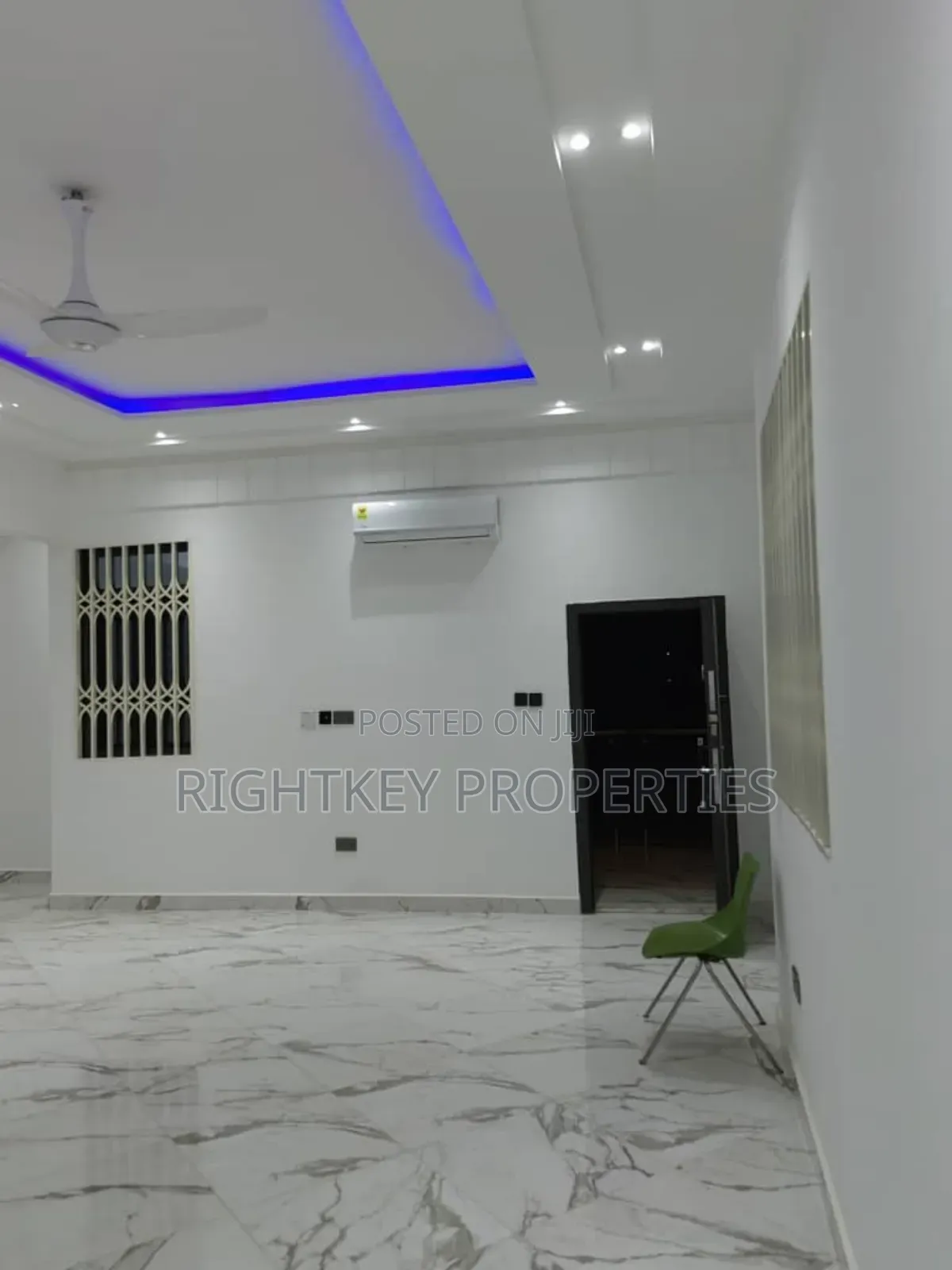 5bdrm Mansion in Near Diamond Hills, Kumasi Metropolitan for sale
