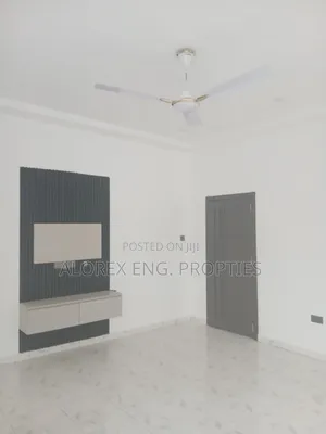 3bdrm Duplex in Near The Main Road, Oyarifa for sale