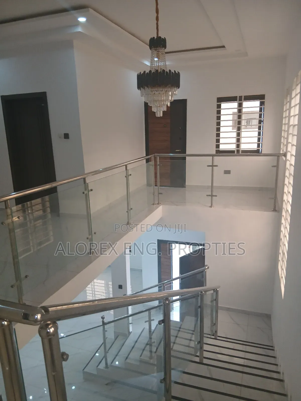 3bdrm Duplex in Near The Main Road, Oyarifa for sale