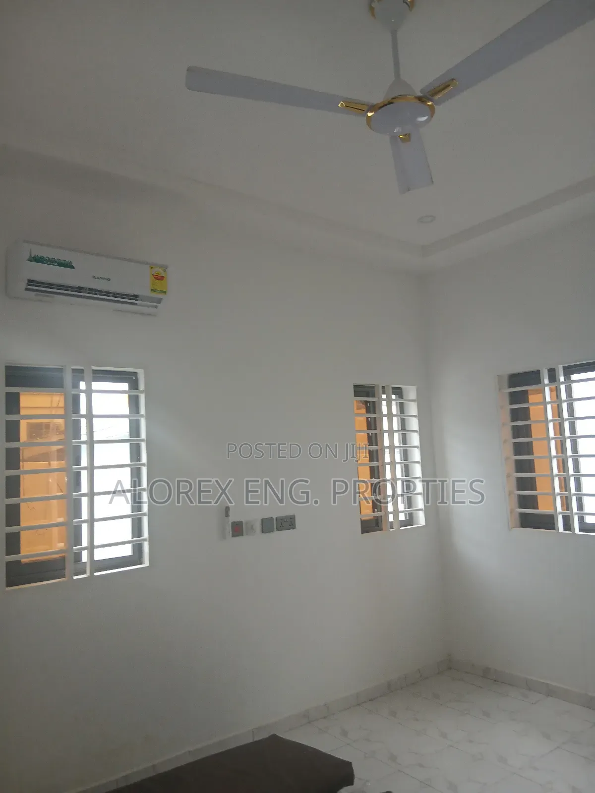 3bdrm Duplex in Near The Main Road, Oyarifa for sale