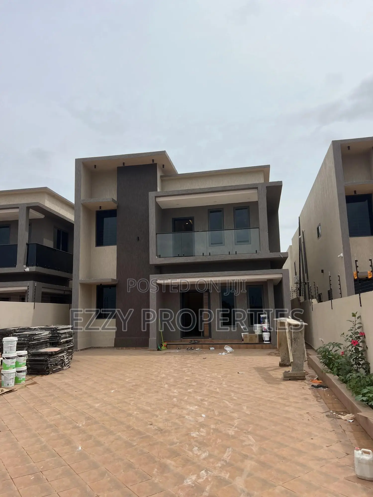 4bdrm Duplex in East Legon Hills - for sale