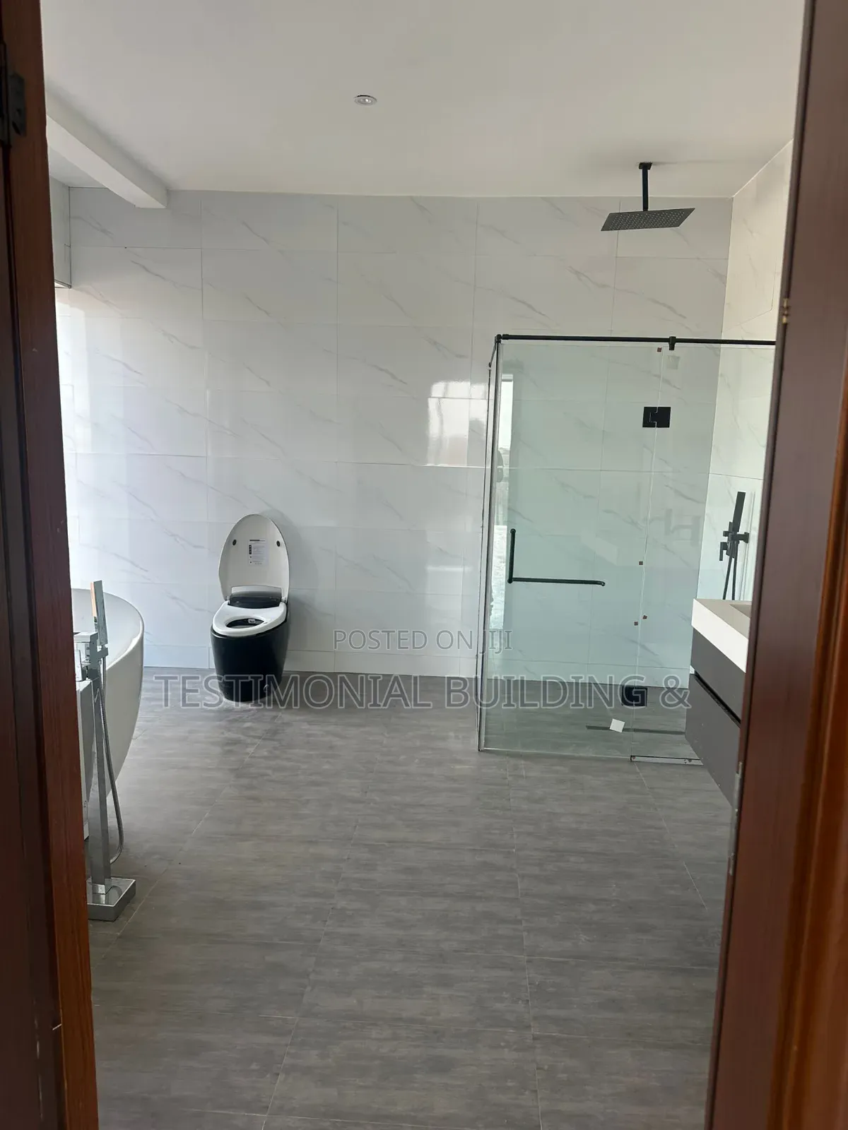 5bdrm House in East Legon for sale