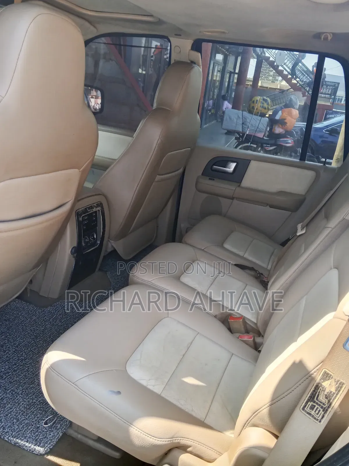 Ford Expedition XL 2012 Black