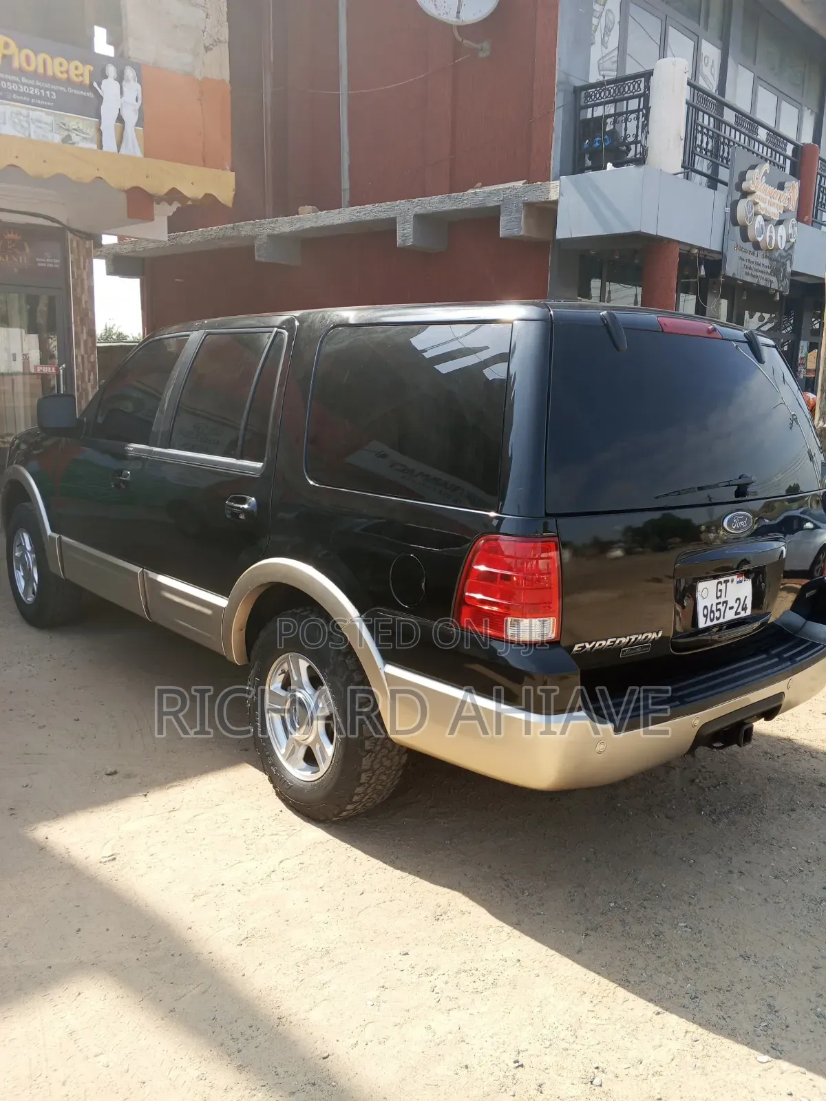 Ford Expedition XL 2012 Black