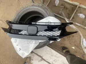 2017-2019 Honda Civic Type R Front Bumper Grille Oem 2018