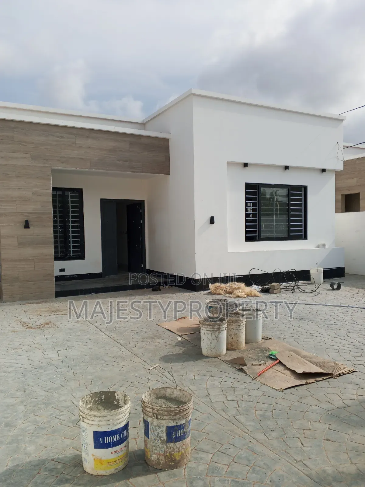 3bdrm House in Spintex for sale