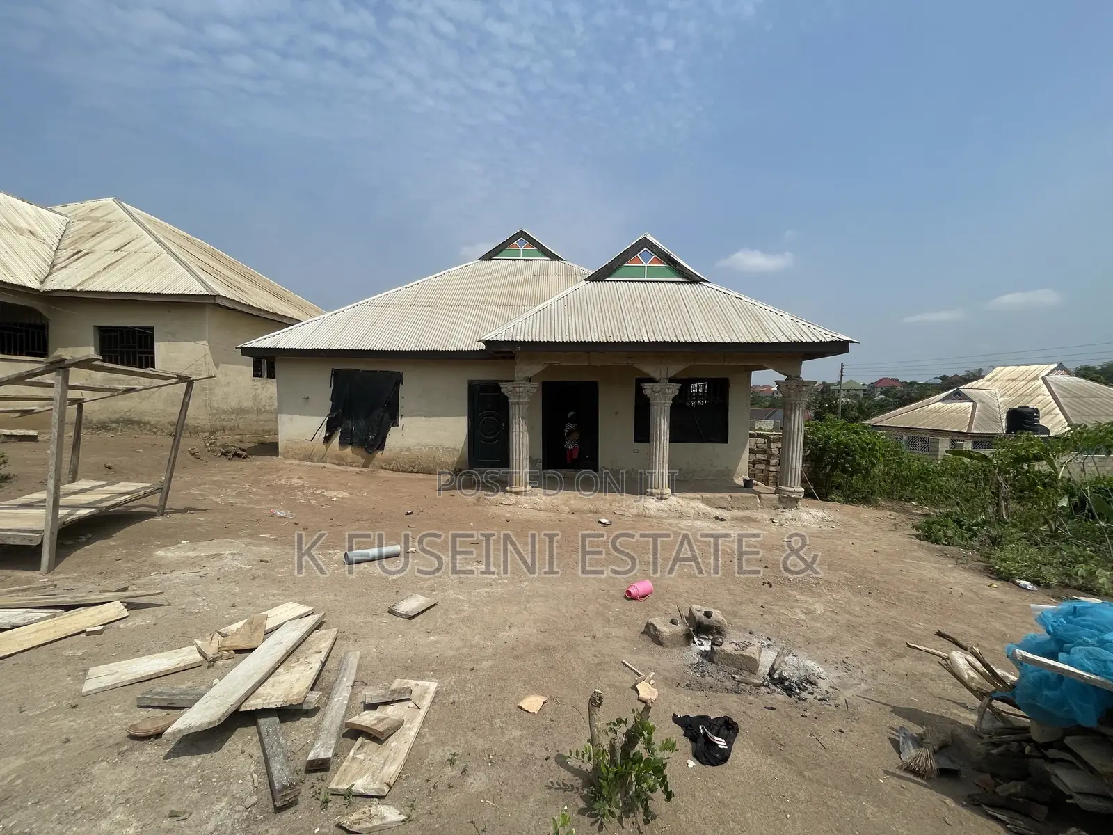 3bdrm House in K Fuseini Estate, Kwabre for sale