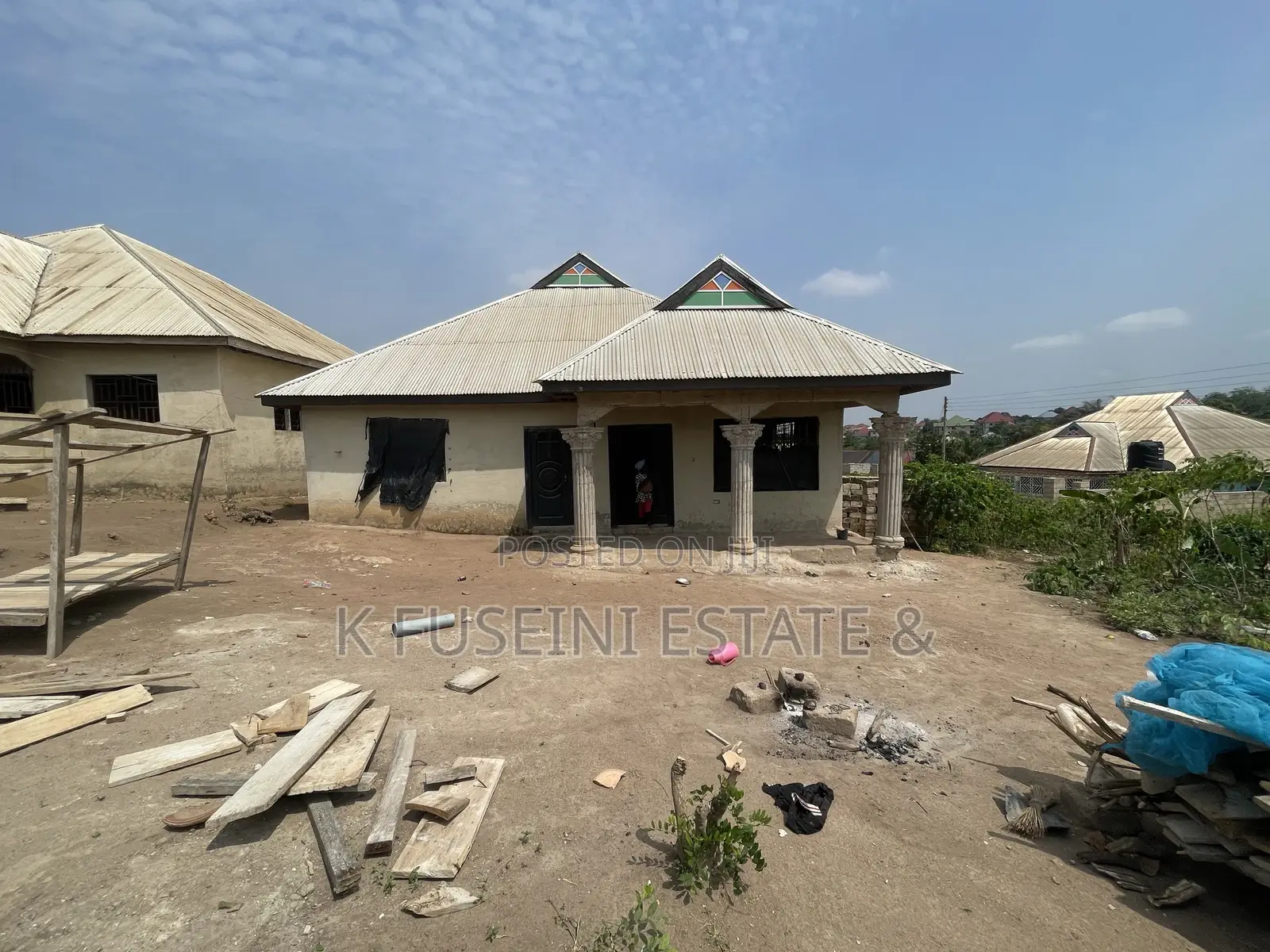 3bdrm House in K Fuseini Estate, Kwabre for sale