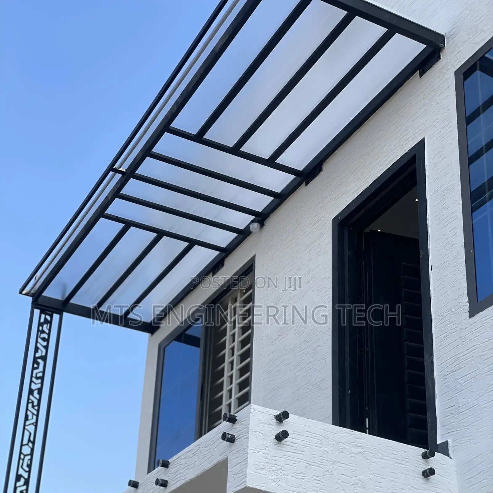 Modern Metal Shades With Polycarbonate Roofing