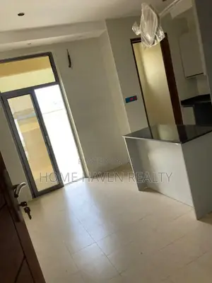 5bdrm House in West Hills Mall for sale